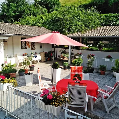 Living In The Historic Old Town Apartamento